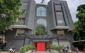 Oyo Townhouse 150 Shreyas Colony