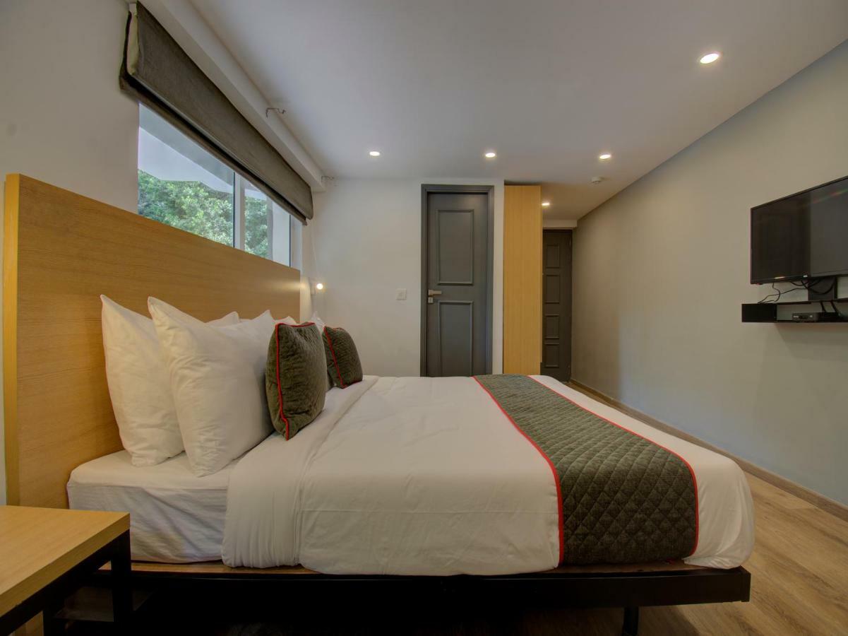 Oyo Townhouse 150 Shreyas Colony Hotel Ahmedabad Exterior photo